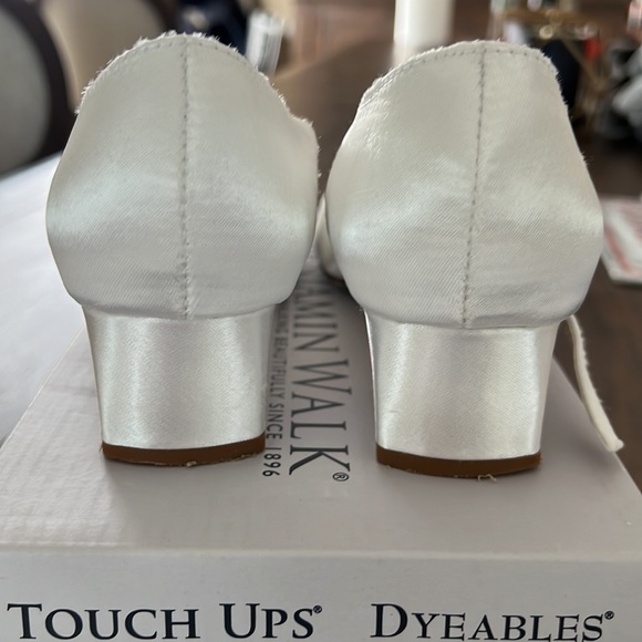 Benjamin Walk Touch Ups Dyeables in White Size 3.5M - Picture 5 of 6